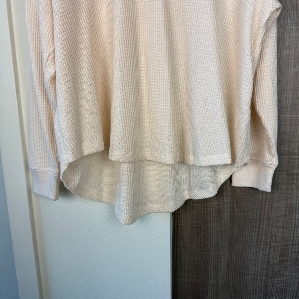 NEW Papinelle Super Soft Waffle Knit Relaxed Long Sleeve Top Size Medium - Picture 4 of 10
